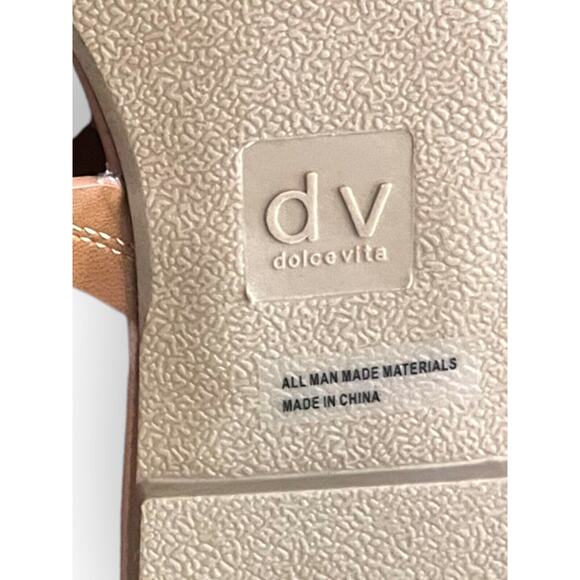 Dolce Vita Tan Gold Studs Gotie Flip Flop Sandals Tan Women’s Size 5 - Picture 5 of 5